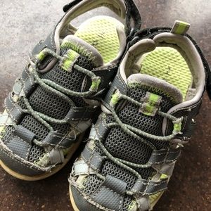 Boy’s sandals size 7